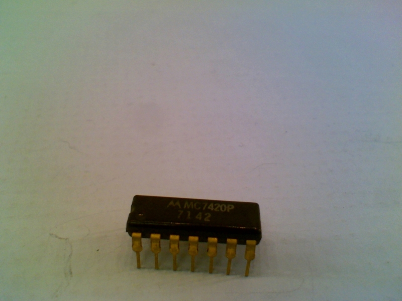 NXP SEMICONDUCTOR MC7420P